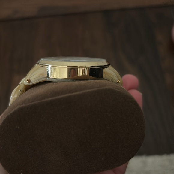 Michael Kors Watch - Picture 5 of 8